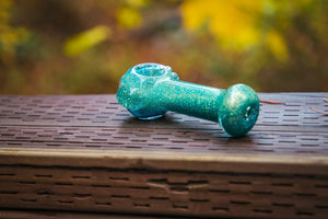 Collectable Glitter Pipe: Liquid Filled & Freezable -Platinum Sparkle Stingray Glass Piece