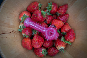 Collectable Glitter Pipe: Liquid Filled & Freezable -Strawberry Cough Sparkle Stingray Glass Piece